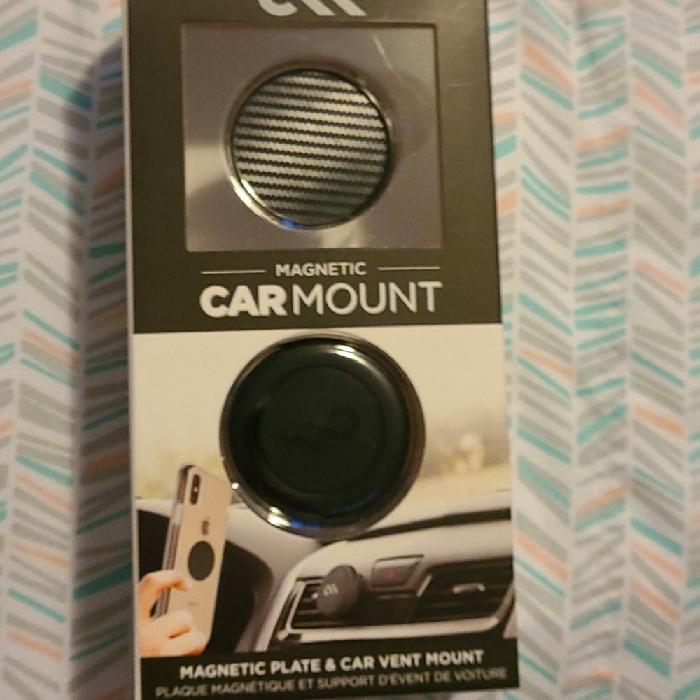 Magnetic  Car Mount Brand new